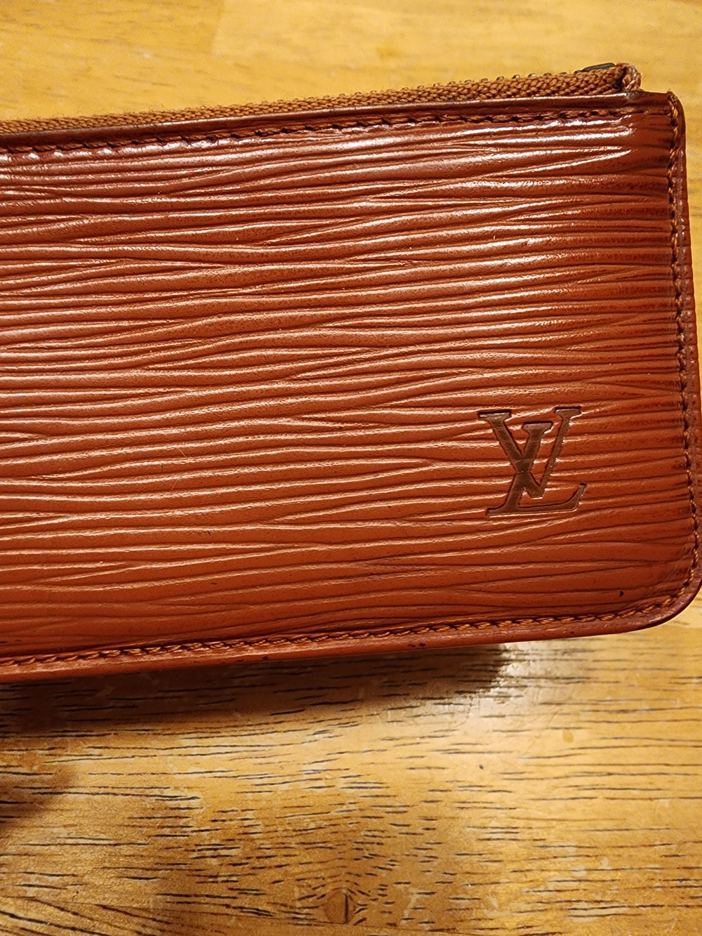 authentic Louis Vuitton Epi Leather Pochette Cles In Kenya Fawn - Picture 12 of 16